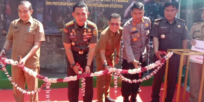 Letkol Arm Firstya Andrean Gitrias Dandim 0413/Bangka Potong Pita Peresmian Sumur Bor Panti Asuhan Alkhoriyah