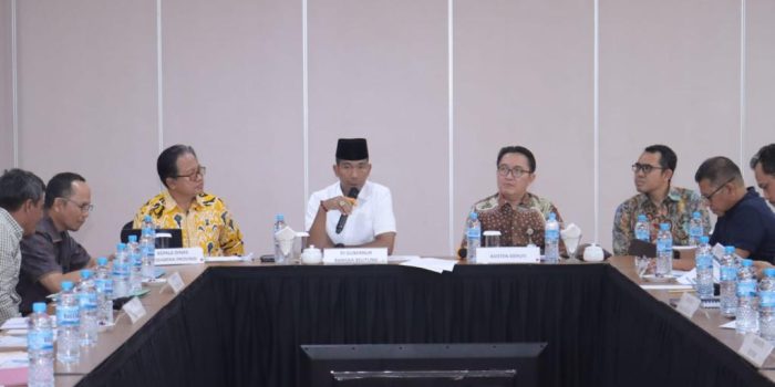 Suganda Buka Pertemuan Forum Komunikasi Pemangku Kepentingan Utama Kep. Babel 