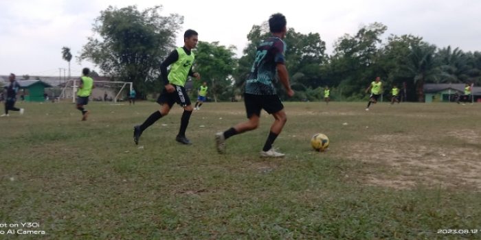 Angler Babel FC Jalin Silaturrahmi Dengan FUN FC Dalam Laga persahabatan