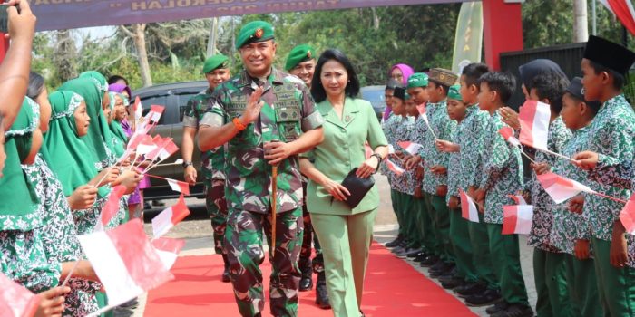 Danrem 045/Gaya Launching Program Unggulan Dapur Masuk Sekolah