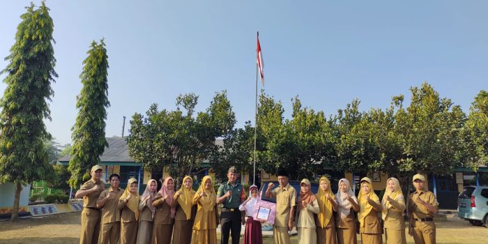Ingatkan Bahaya Laten Komunis, Babinsa Jadi Pembina Upacara
