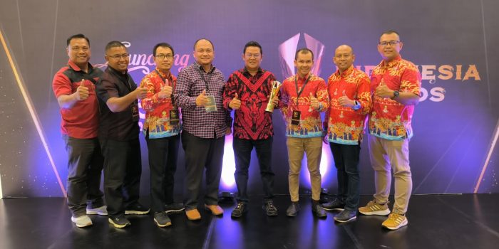 Dinilai Inisiatif dan Komitmen, Riza Herdavid Terima Penghargaan Nasional Indonesia Award 2023