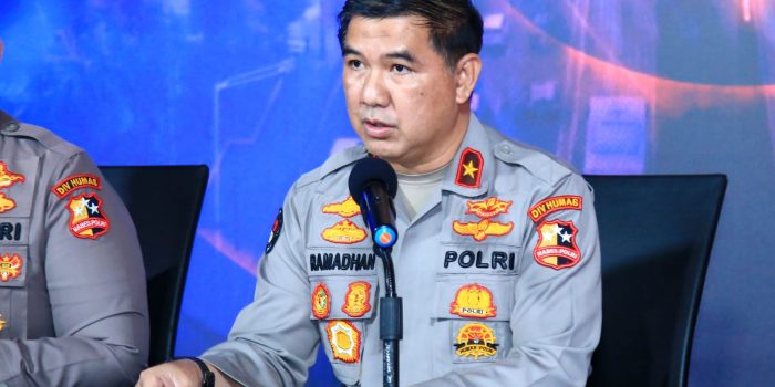 Kapolri Mutasi dan Rotasi Dankorbrimob dan 6 Kapolda 