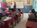 Pratu Tommy Berikan Edukasi Kepada Siswa SDN 1 Pongok Tentang Wawasan Kebangsaan