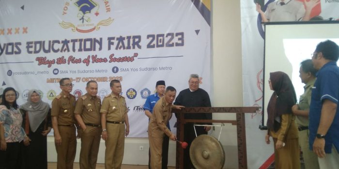 24 Instansi Pendidikan Tinggi dan Konvergensi Kota Metro Meriahkan Yos Education Fair 2023 