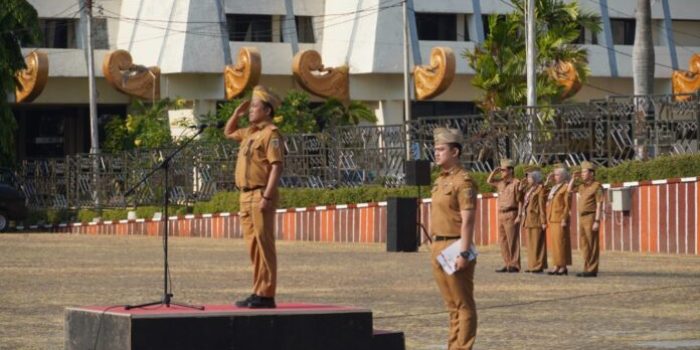 Apel Gabungan Mingguan di lingkungan Sekda Pemprov Lampung, Ganjar Jationo Bacakan Pesan Arinal Djunaidi