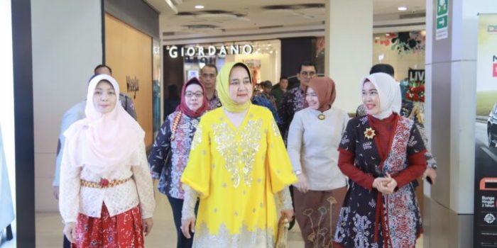 Muli Mekhanai Talent Show Dihadiri Ketua Dekranasda Provinsi Lampung  Riana Sari Arina