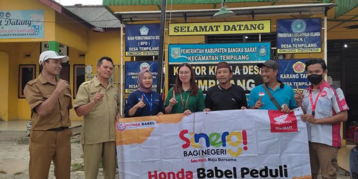 Honda Babel Bagikan Paket Sembako ke Korban Terdampak Angin Puting Beliung
