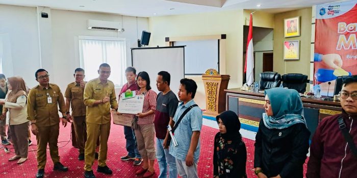 174 Penggiat UMKM di Pangkalpinang Terima Bantuan Modal Usaha