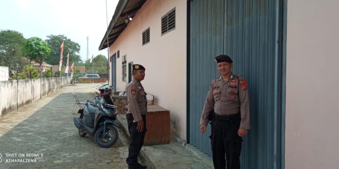 Polisi Beri Pengamanan di Kantor Bawaslu dan Kantor KPU Kota Metro