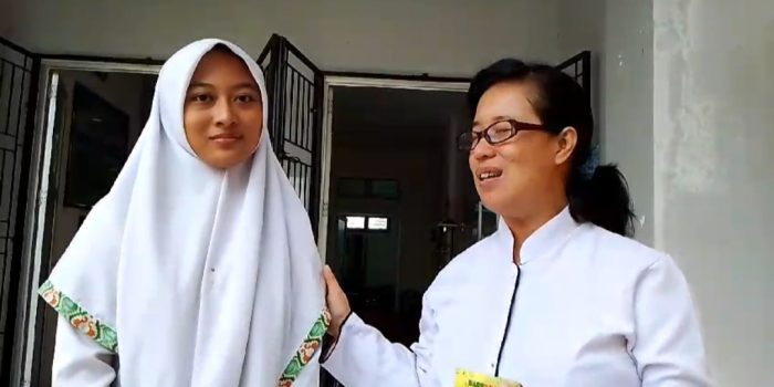 Siswa SMKN 5 Pangkalpinang Kelola Ladah Putih Jadi Minyak Balsem Stick