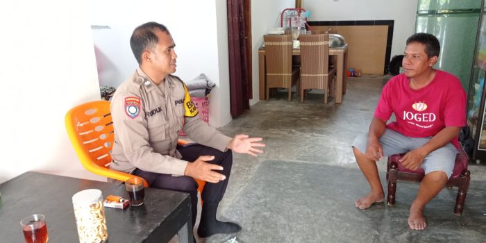 Cooling System: Bhabinkamtibmas Polres Metro Berikan Sosialisasi Antisipasi Hoax Jelang Pemilu 2024