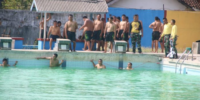 Kodim 0429/Lamtim Gelar Uji Ketrampilan Renang Dasar 50 M