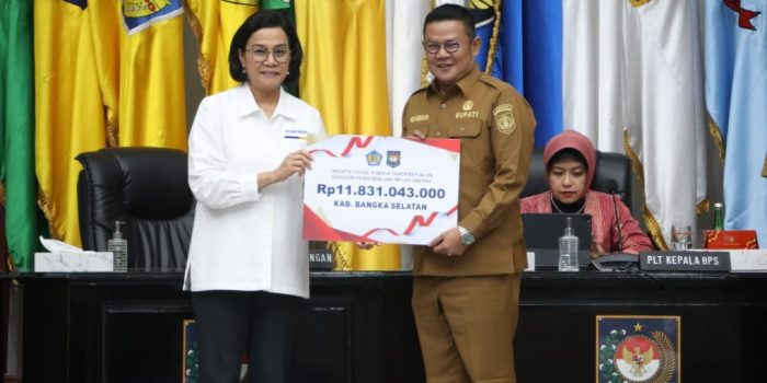 Sebagai Daerah Pengendalian Inflasi Terbaik, Pemkab Basel Raih Penghargaan dan Insentif Rp 11,8 Milyar