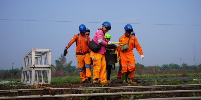 PLN Gerak Cepat Terjunkan Ratusan Petugas Pulihkan Kelistrikan Pulau Bangka Dampak Tower Roboh