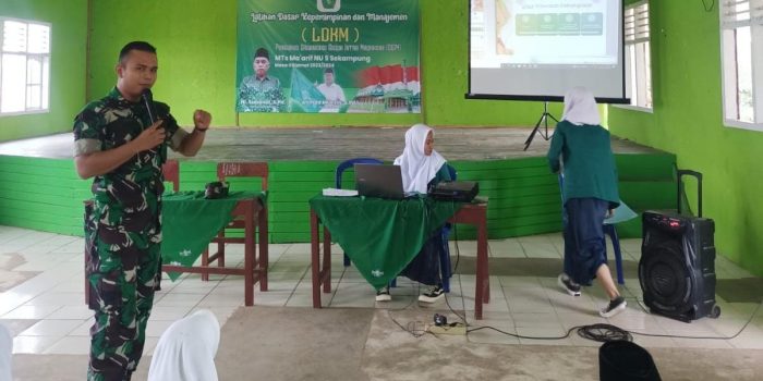 Berikan Materi Wasbang, Serka Adam : “Pimpin Diri Sendiri Baru Organisasi”