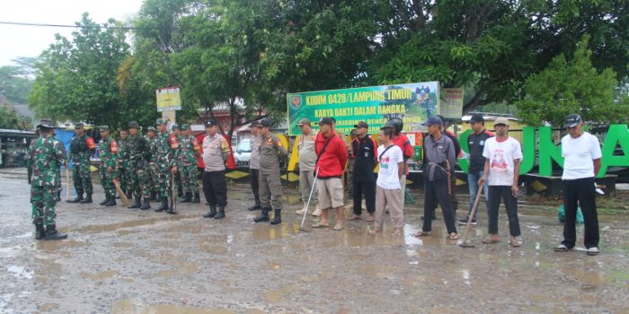 Cegah Banjir dan Munculnya Wabah Penyakit, Kodim 0429/Lamtim Gelar Karbak