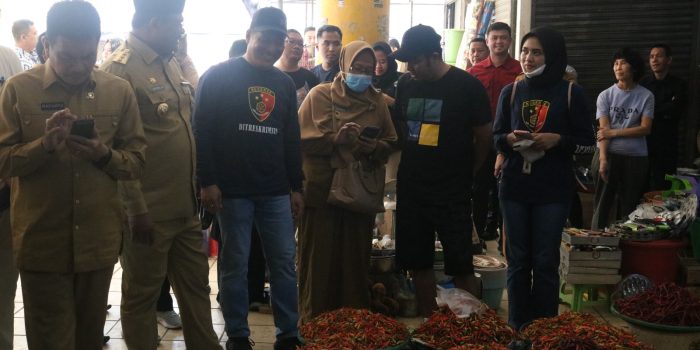 Bersama PJ. Gubernur, Polda Babel Gelar Pengecekan Harga Bapok di Pasar Pangkalpinang