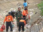 Antisipasi Banjir, Kodim 0429/Lamtim Karbak Bersihkan Irigasi