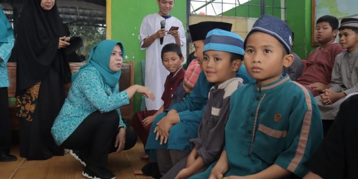 Safriati Safrizal Peringati Hari Ibu di Panti Asuhan