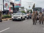 Satpol-PP kota Pangkalpinang Tertibkan dan Amankan APK Partai Sepanjang Jalan Sudirman -Jalan Soekarno Hatta