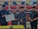 DPRD Babel Gelar Rapat Paripurna Penyampaian Rekomendasi Pansus  Tentang Harga Tandan Buah Segar Kelapa Sawit di Bangka Belitung