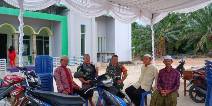 Babinsa Koramil Payung Jalin Silaturahmi Dengan Tokoh Agama di Desa Bedengung 