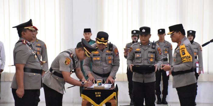 Pimpin Sertijab Pejabat Utama di Lingkungan Polda Babel, Ini Pesan Kapolda 