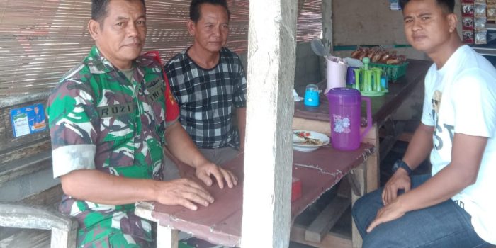 Tingkatkan Sinergitas, Babinsa Toboali Laksanakan Komsos dengan Warga Binaaan