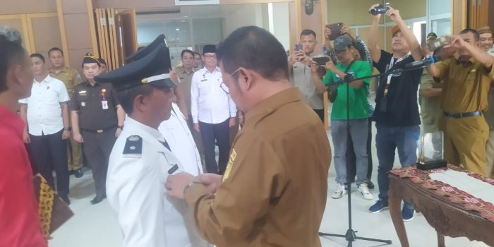 Bupati Basel Tegaskan ke 11 Pj Kades yang Baru Dilantik Prioritaskan Pelayanan Masyarakat