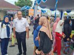 2 Ton Beras Laku Terjual Saat Operasi Pasar di Kelurahan Temberan
