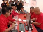 Molen Resmi Daftarkan Diri Sebagai Balon Walikota Pangkalpinang Dikantor DPC PDI Perjuangan