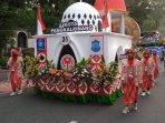 Mobil Hias Ikon Kota Pangkalpinang Tampil di Pawai HUT Dekranas ke-44 di Solo