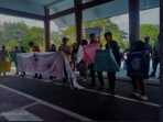 Tolak Pengesahan UU Penyiaran Mengancam Kebebasan Pers, Jurnalis Aksi Demo di Depan DPRD Babel