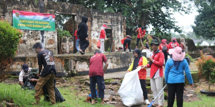 Pemkab Basel Apresiasi Aksi Bersih-bersih Kodim 0432/Basel di Kawasan Bersejarah Benteng Toboali