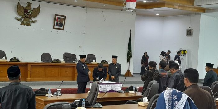DPRD Bangka Sahkan APBD-P 2024: ini Alasan Pj Bupati Pangkas TPP ASN dan Gaji Honorer Hingga Desember 2024