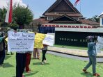 Pelantikan Anggota DPRD Babel Imam Wahyudi, Diwarnai Aksi Unjuk Rasa Keluarga Korban KDRT