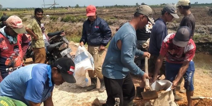 Gotong Royong, Jaga Kearifan Lokal dan Ketahanan Pangan Desa Rias