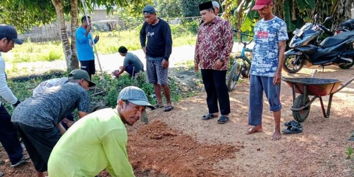 Warga RT 01 Desa Air Gegas Rapatkan Barisan dalam Semangat Gotong Royong