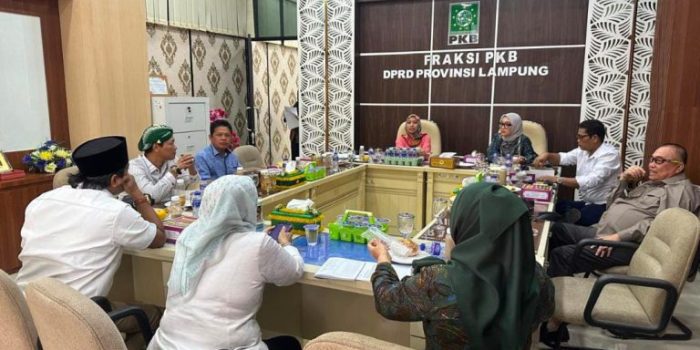 Fatikhatul Khoiriyah Ketua Fraksi PKB DPRD Lampung Gelar Rapat Perdana