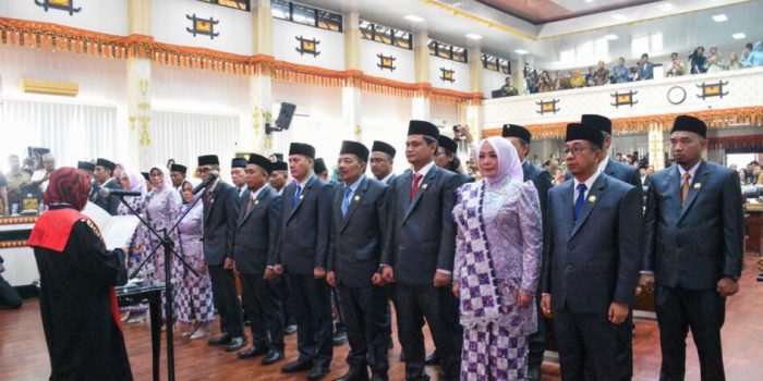 25 Anggota DPRD Kota Metro Priode 2024-2029 Resmi Dilantik