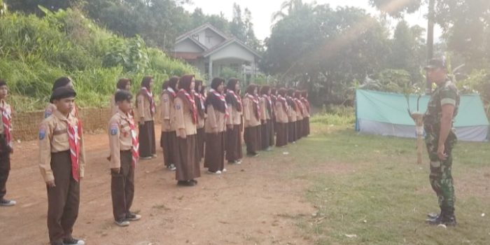 Babinsa Koramil 2306/Mancak, Bintahwil Memberikan Wawasan dan Bimbingan Kepada Siswa-siswi Pramuka SMA