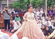 Mengadakan Gebyar SMK 17 Kota Cilegon : Menampilkan Batik Pitulas dan Fashion Show
