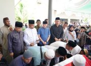 DPRD Babel Beri Penghormatan Terakhir Sebelum Almarhum Tarmizi Dikebumikan