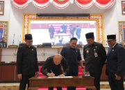 Pj Gubernur Sugito Hadiri Paripurna Penetapan Gubernur dan Wakil Gubernur Babel