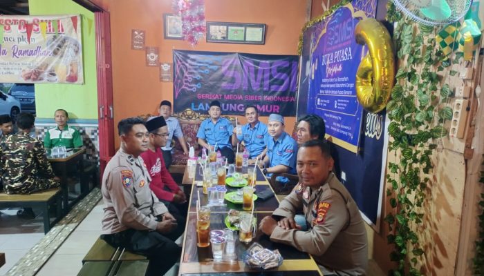 Jajaran Pengurus SMSI Lamtim Gelar Bukber dan Berbagi Takjil