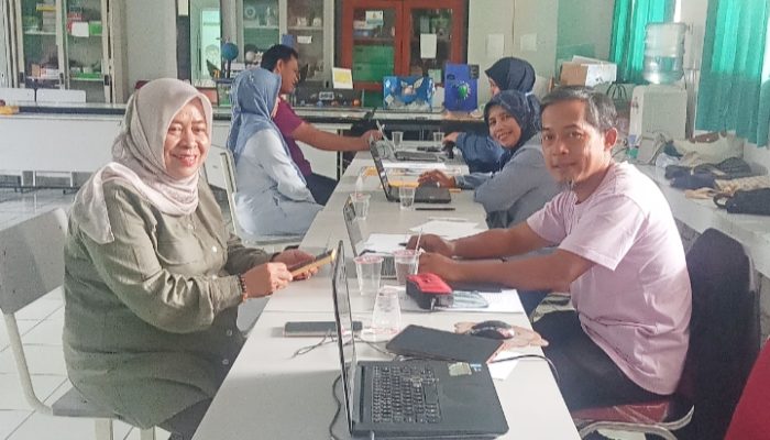 Kadis Pendidikan Kota Cilegon Melaksanakan Monitoring : Seluruh SPMB SMPN Kota Cilegon Berjalan Tertib dan Lancar