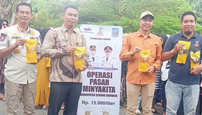 Pasar Murah di Anyar Serang: Minyak Goreng Dijual Rp15 Ribu per Liter