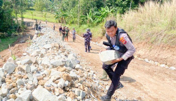 Progres Pengerasan Jalan Program TMMD ke 125 Kodim 0623/Cilegon di wilayah Cikerai Capai 47 Persen