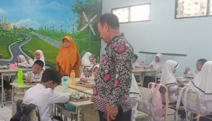 Kepala Plt SDN 04 Cilegon Apresiasi Program Makan Bergizi: Bantu Siswa Penuhi Asupan Harian